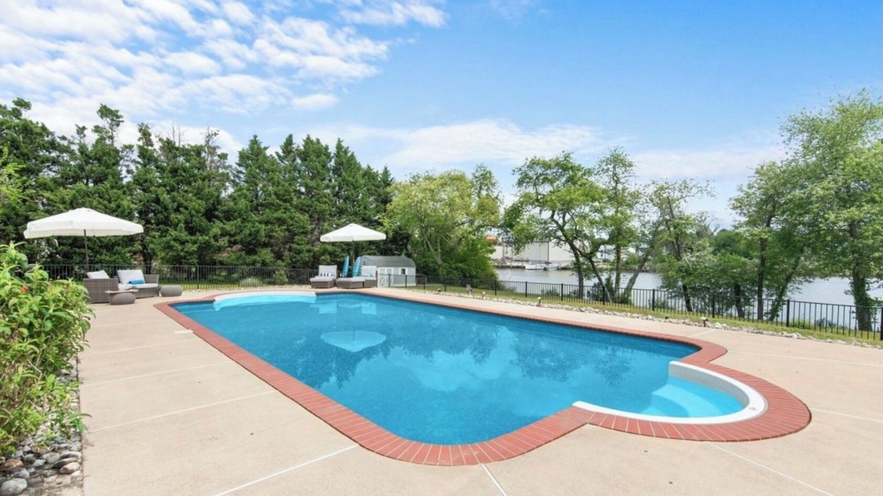 Photo of Outdoor in Secretary