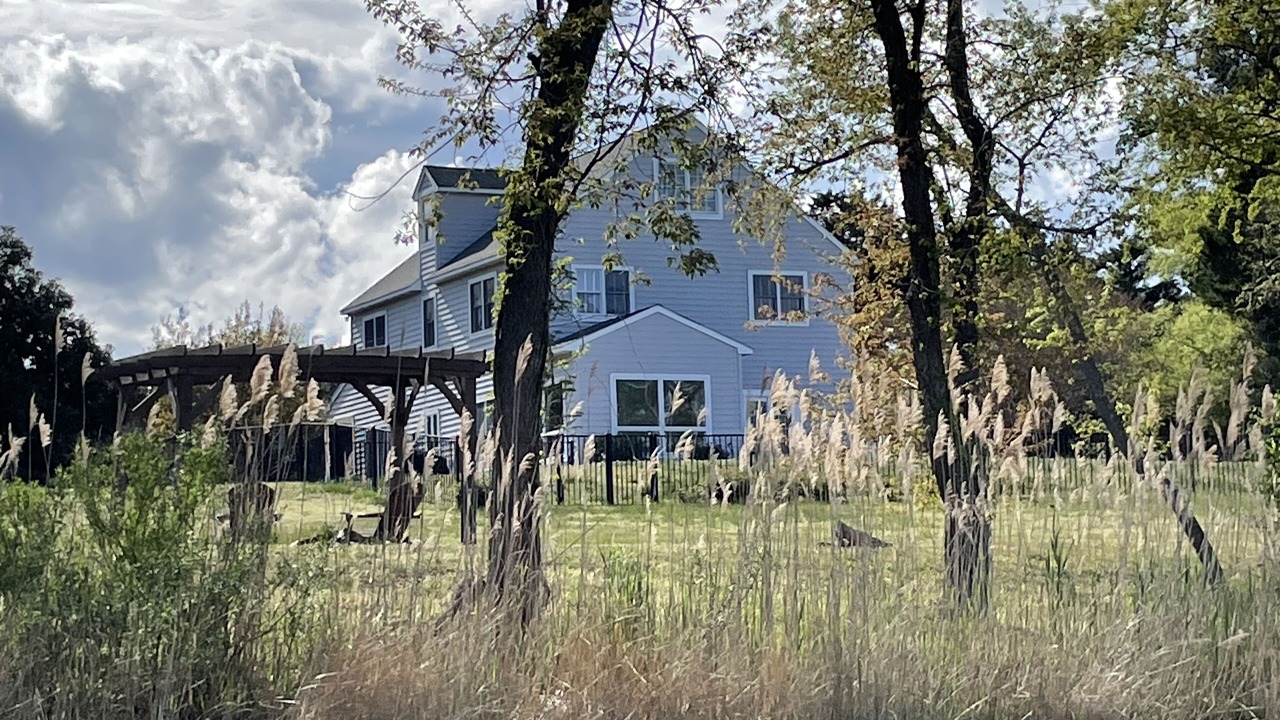 Photo of Outdoor in Secretary