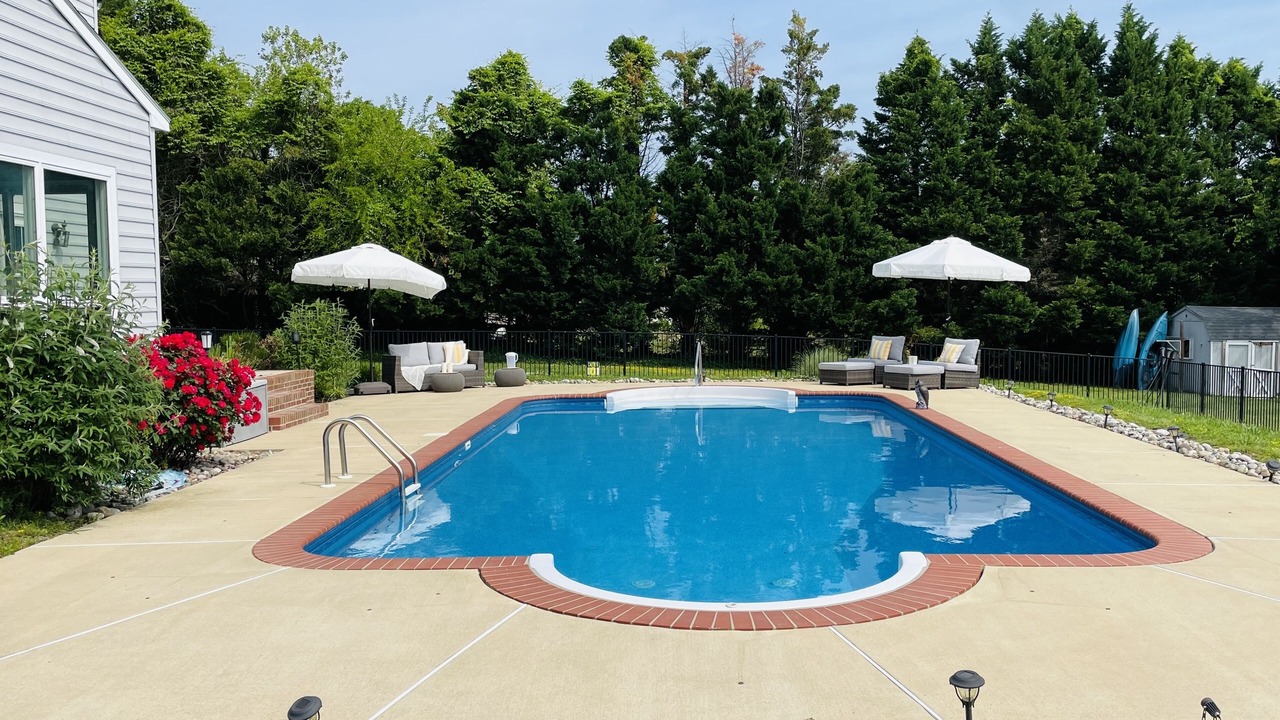 Photo of Outdoor in Secretary