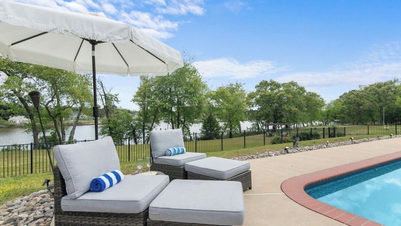 Photo of Outdoor in Secretary