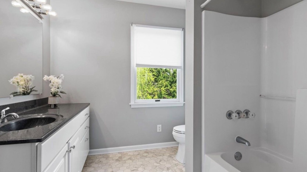 Photo of Bathroom in Secretary