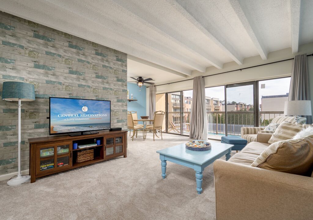 Photo of Livingroom in Caine Woods