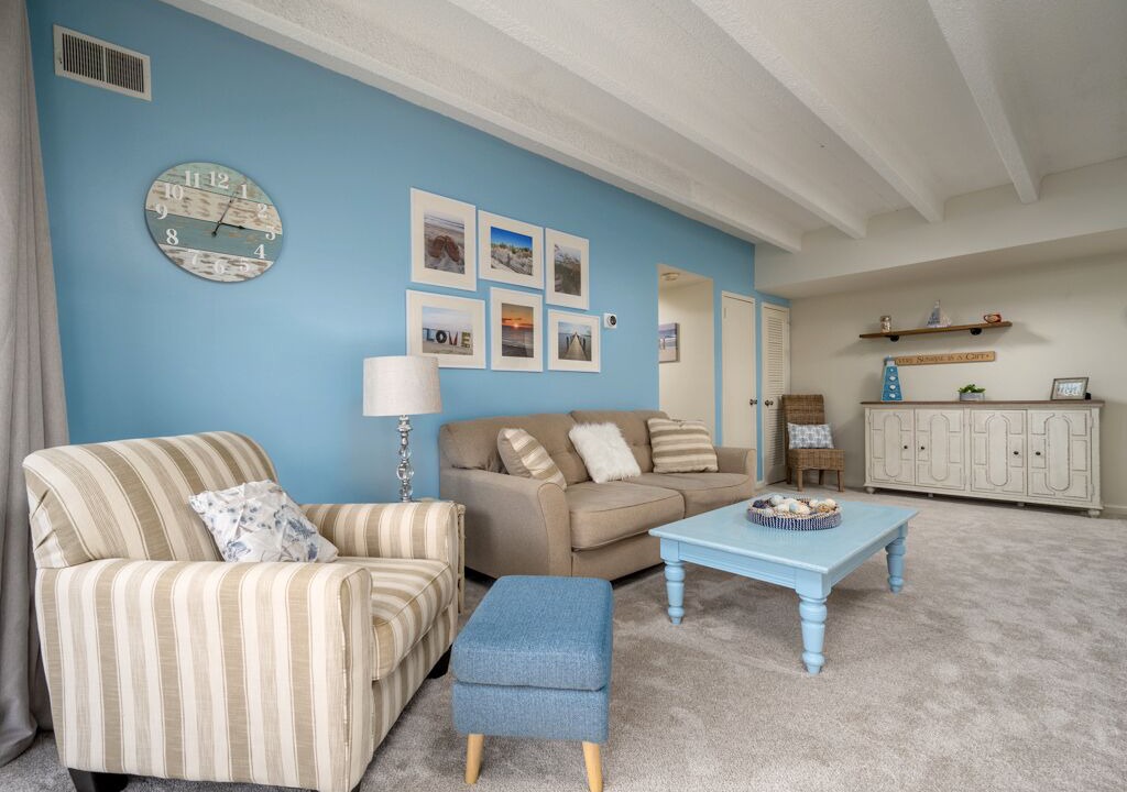 Photo of Livingroom in Caine Woods