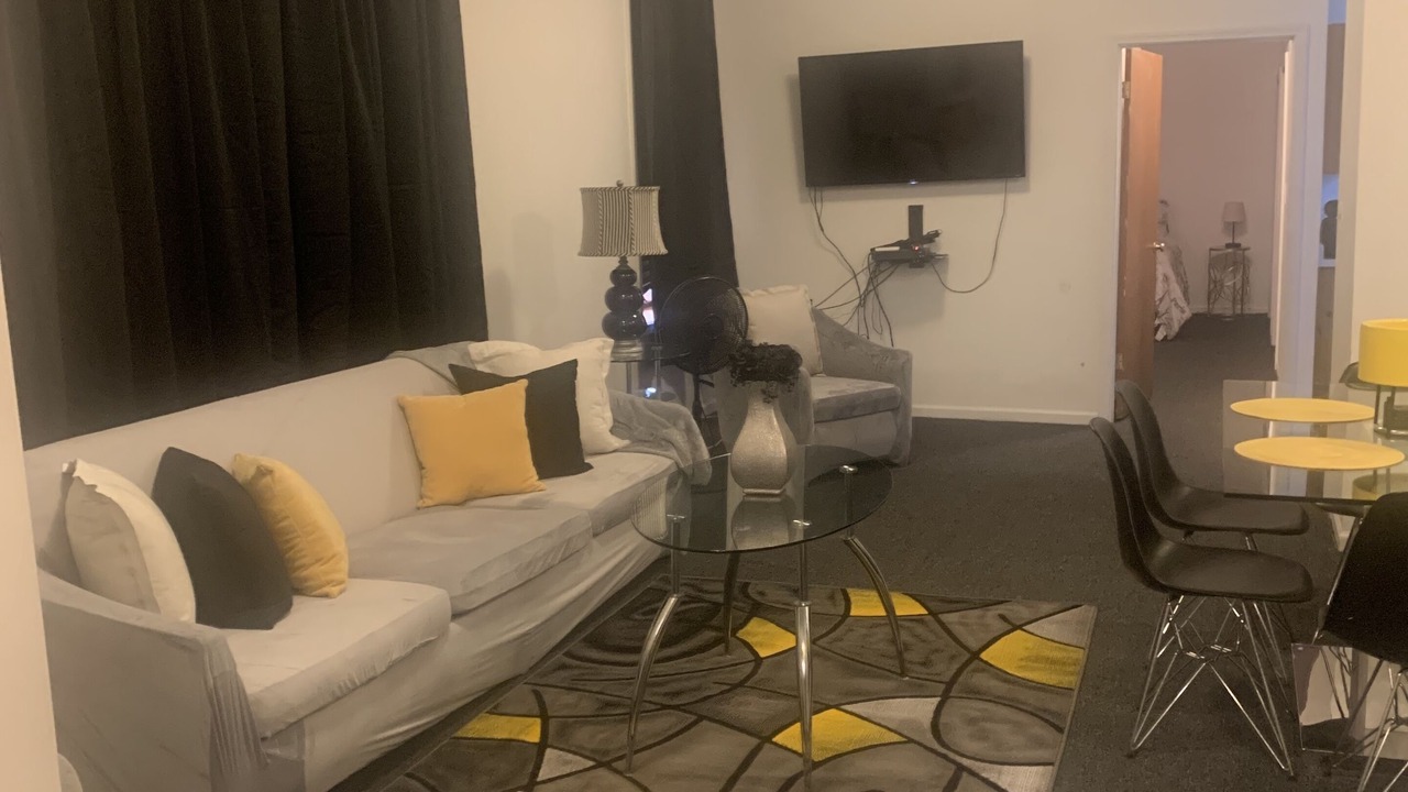 Photo of Livingroom in North Lawndale