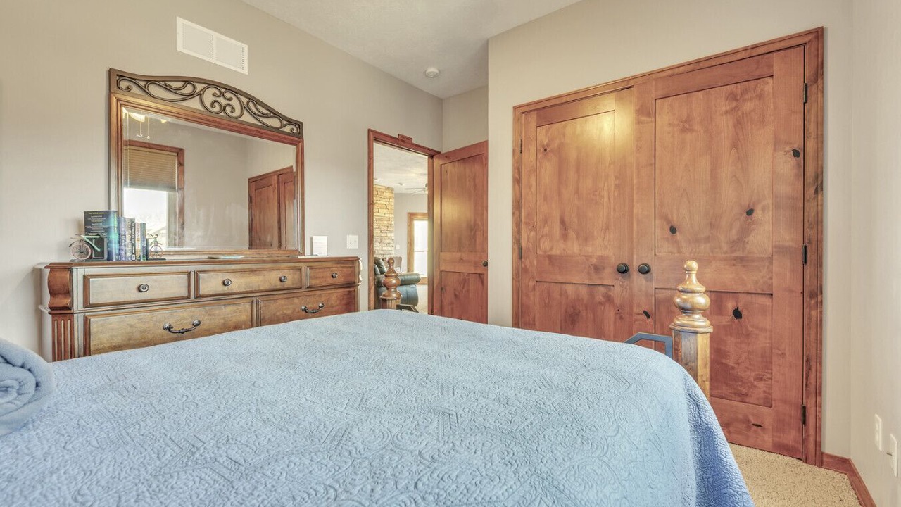 Photo of Bedroom in Arnolds Park