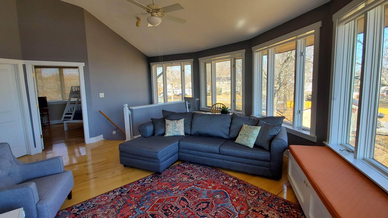 Photo of Livingroom in Shady Side