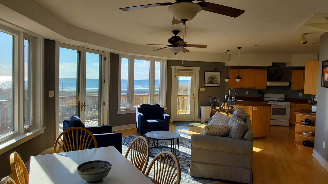 Photo of Livingroom in Shady Side
