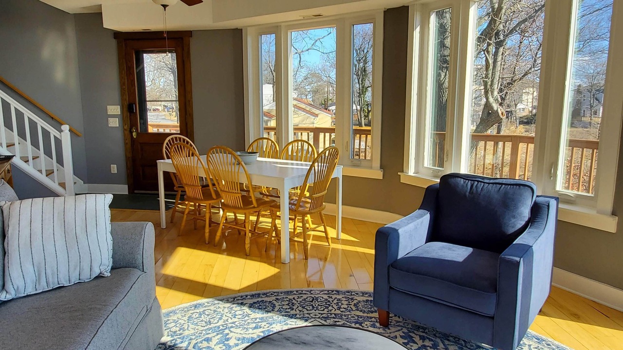 Photo of Livingroom in Shady Side