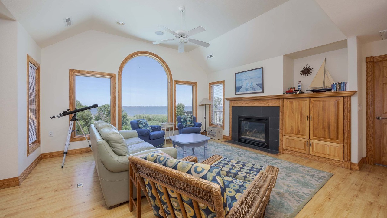 Photo of Livingroom in Monteray Shores