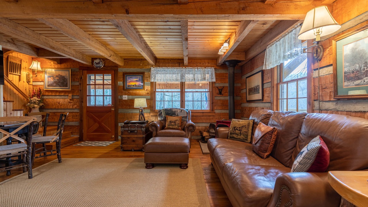 Photo of Livingroom in Elk Park