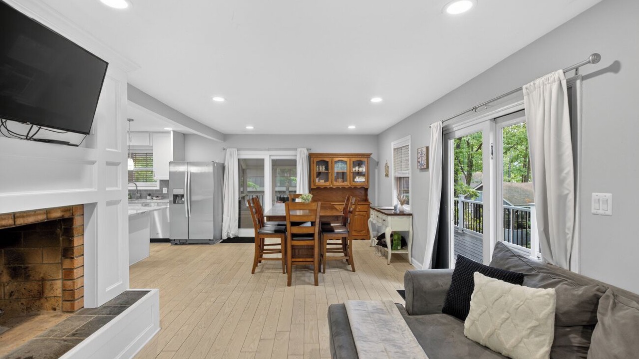 Photo of Livingroom in Locust Grove