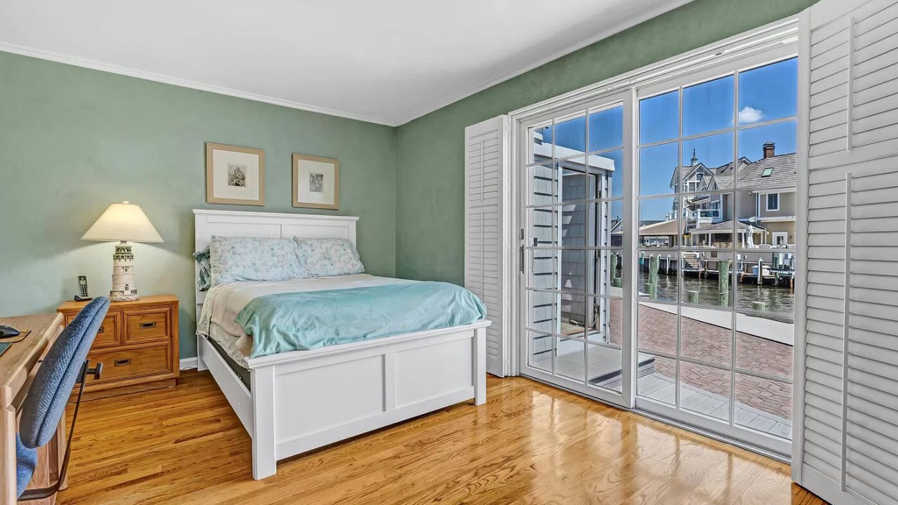Photo of Bedroom in Mantoloking