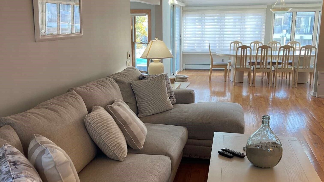Photo of Livingroom in Mantoloking