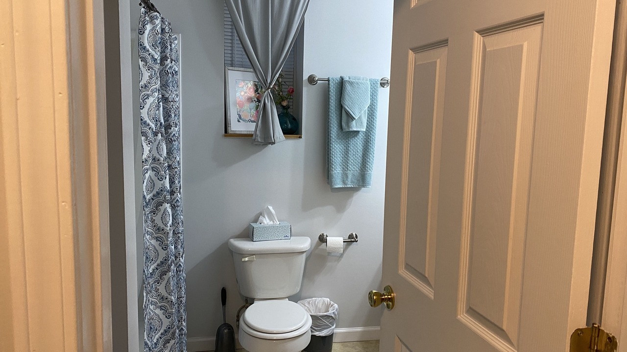 Photo of Bathroom in Kodak