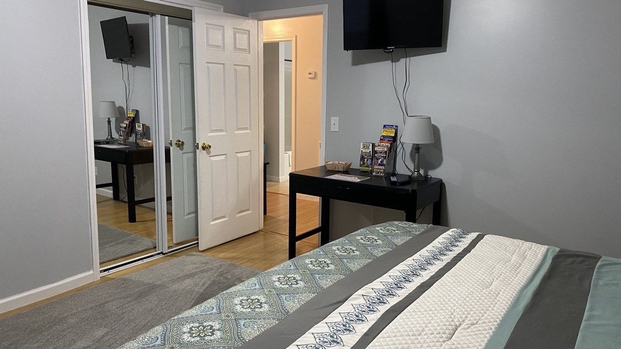 Photo of Bedroom in Kodak
