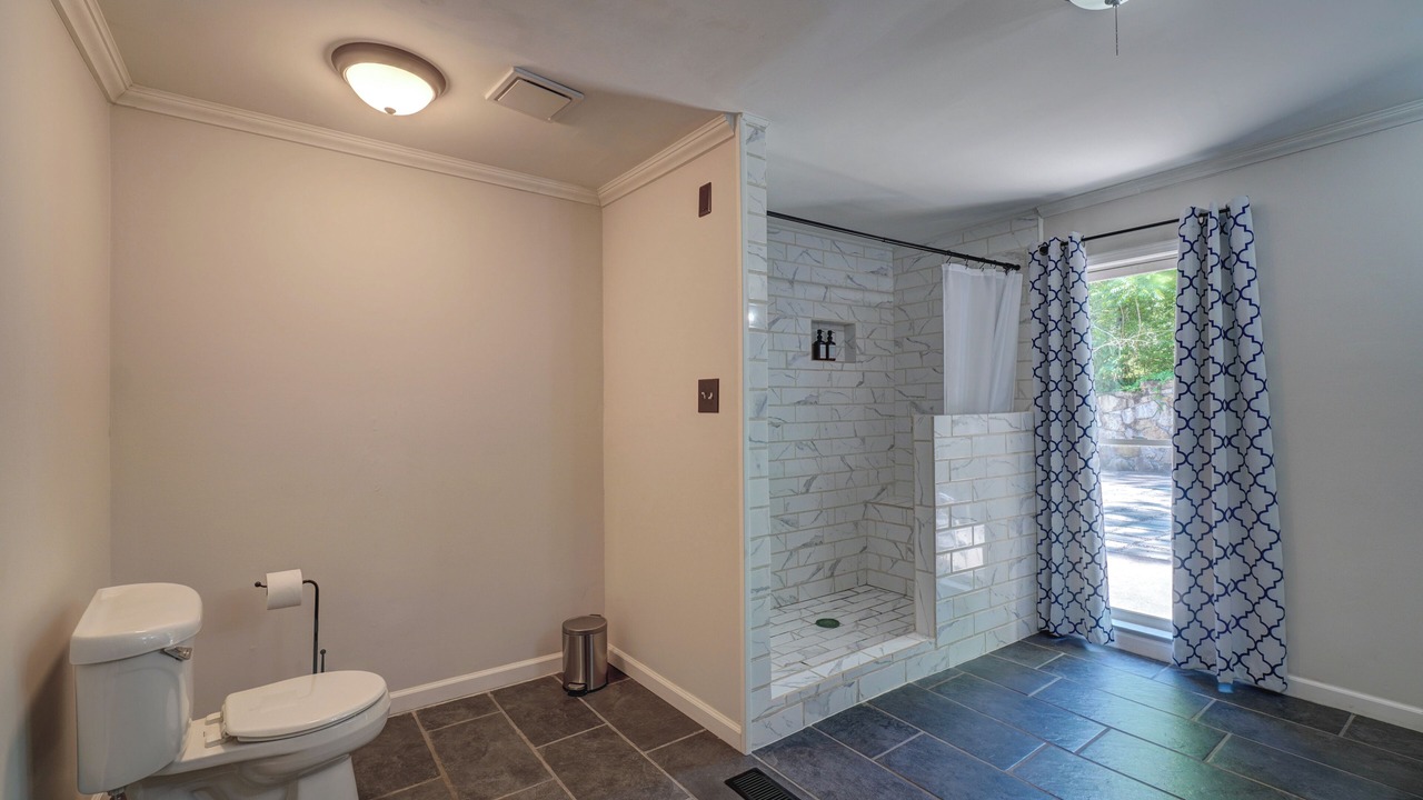 Photo of Bathroom in Rivertrace