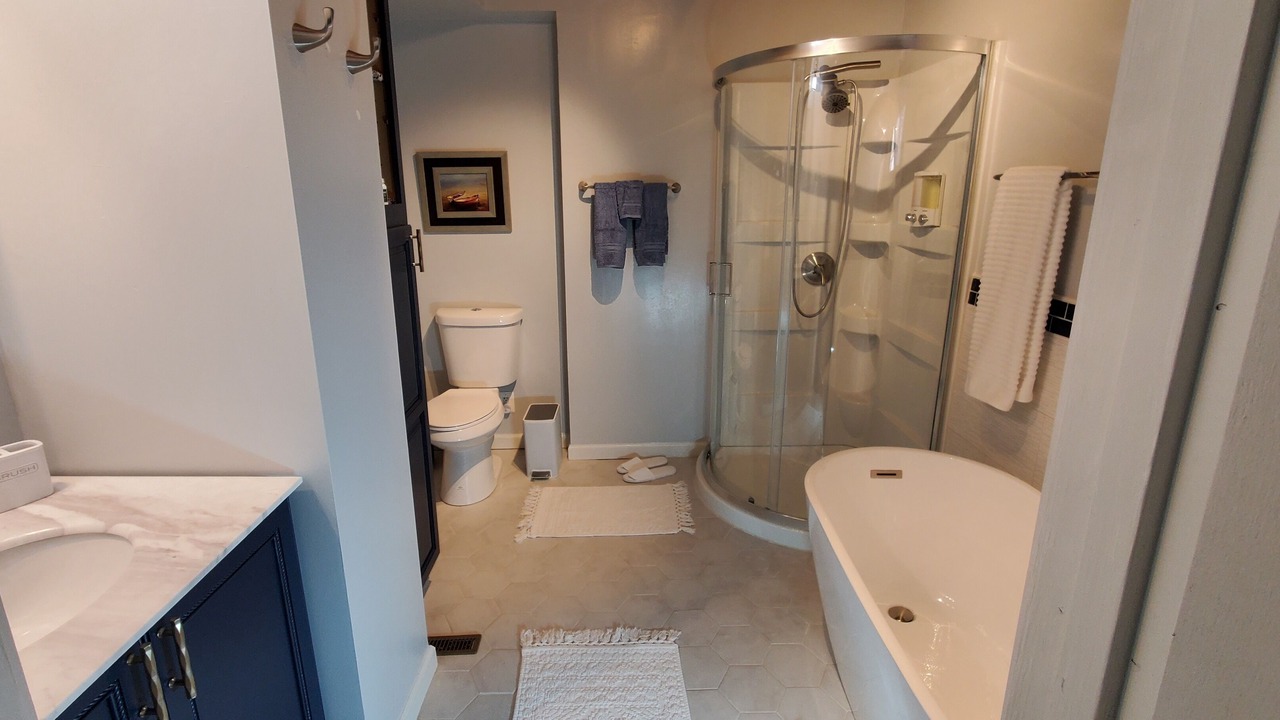 Photo of Bathroom in Lake of the Woods