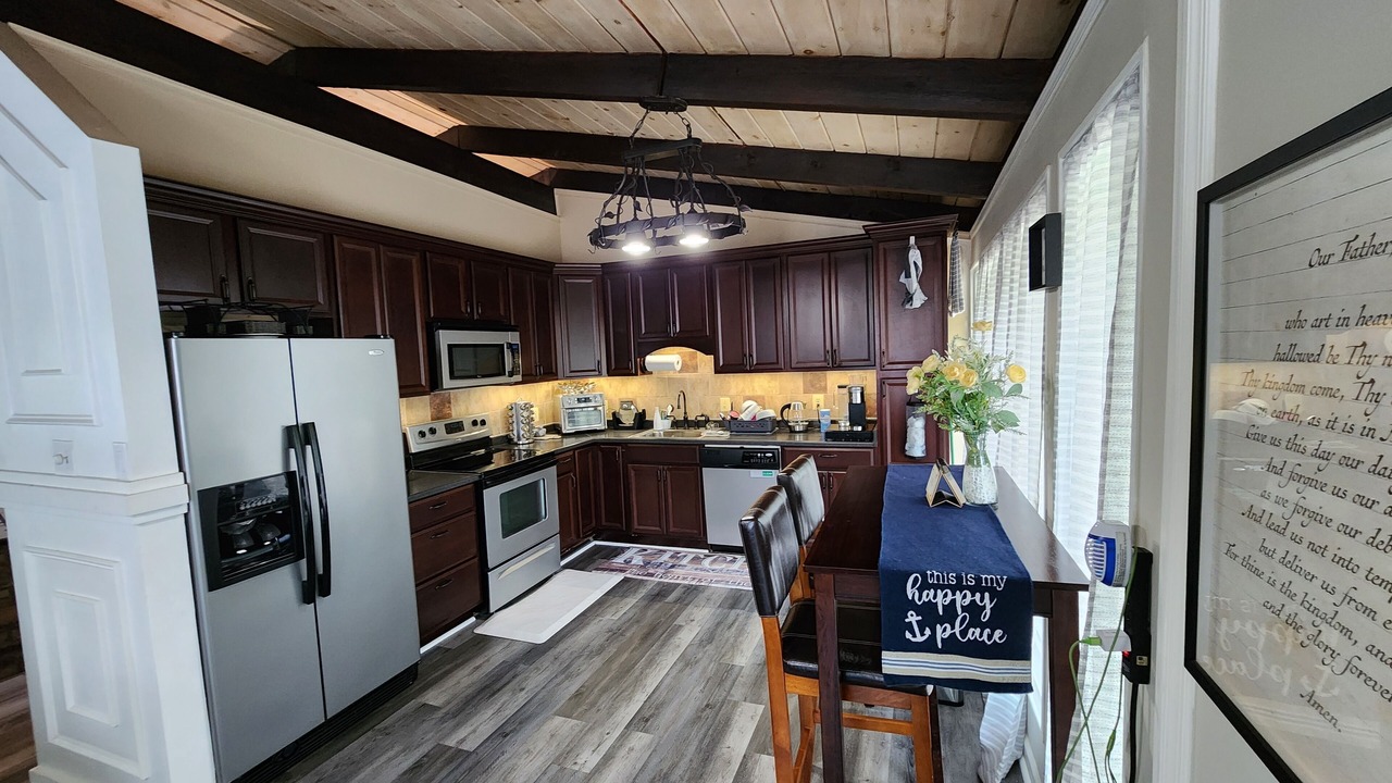Photo of Kitchen in Lake of the Woods