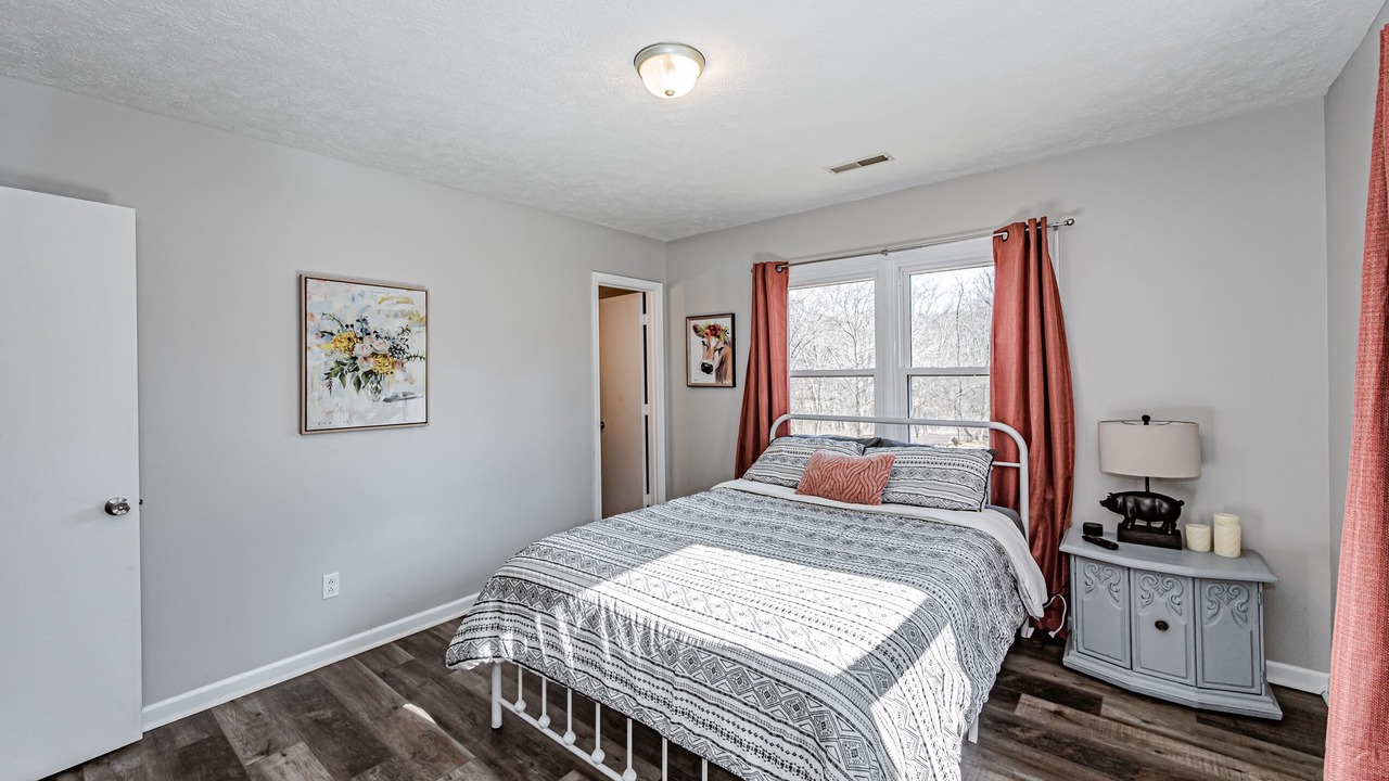 Photo of Bedroom in Wolftown