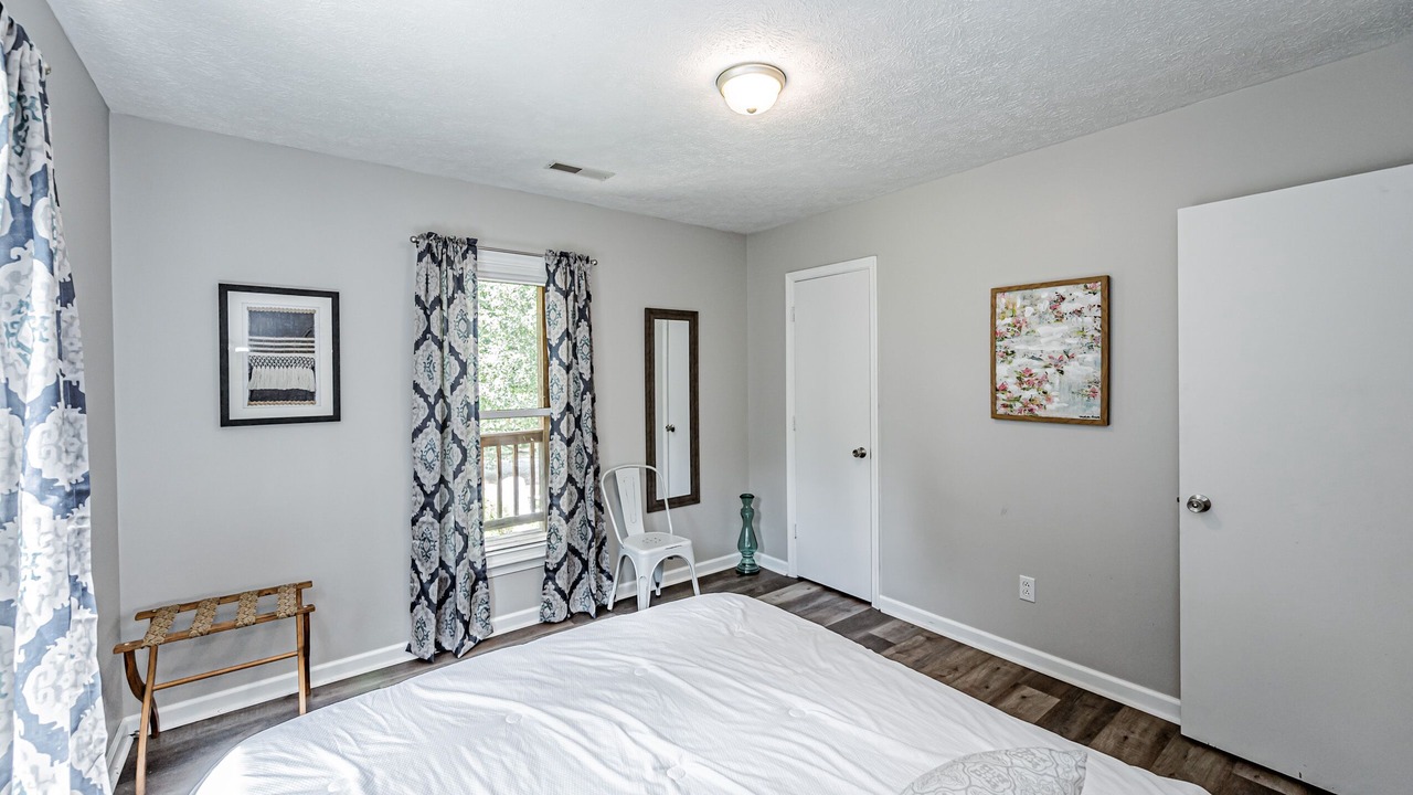 Photo of Bedroom in Wolftown