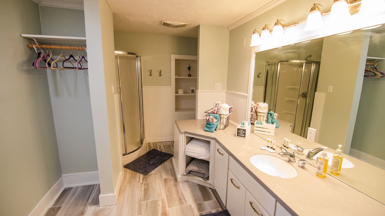 Photo of Bathroom in Glenwood