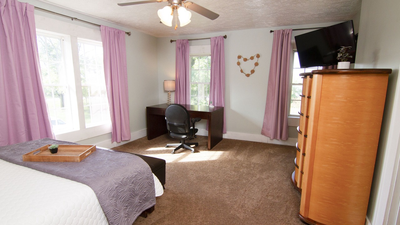 Photo of Bedroom in Glenwood