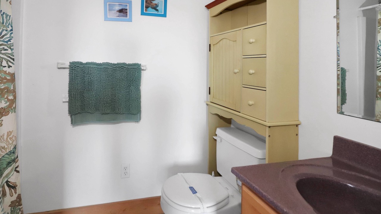 Photo of Bathroom in Deep Hole