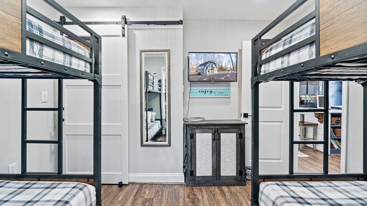 Photo of Bedroom in Locust Grove
