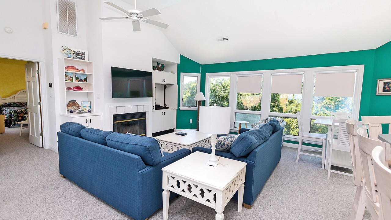 Photo of Livingroom in Monteray Shores