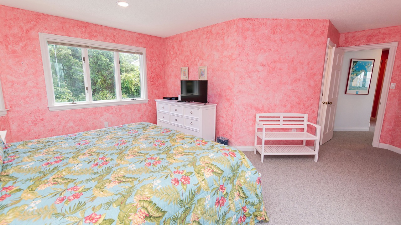 Photo of Bedroom in Monteray Shores