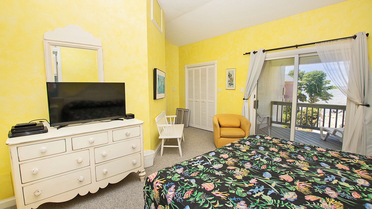 Photo of Bedroom in Monteray Shores