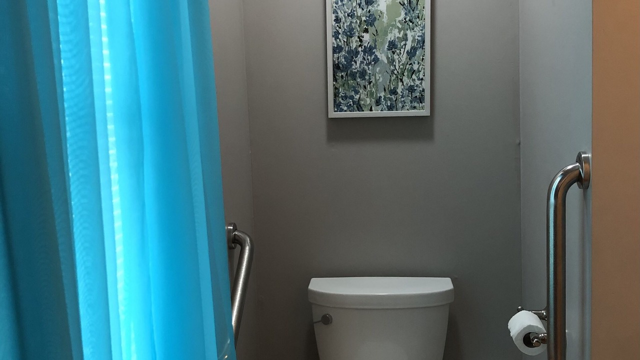 Photo of Bathroom in Marshall