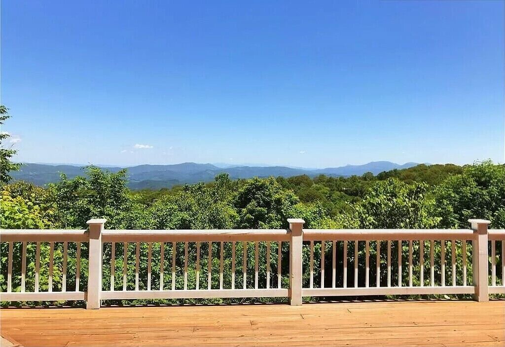 Photo of Patio Balcony in Beech Mountain