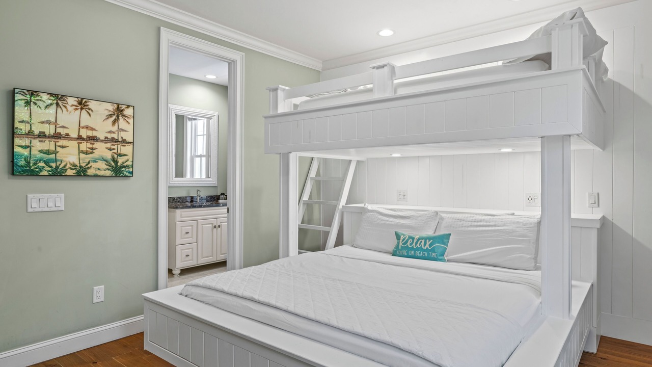 Photo of Bedroom in Palmetto Dunes
