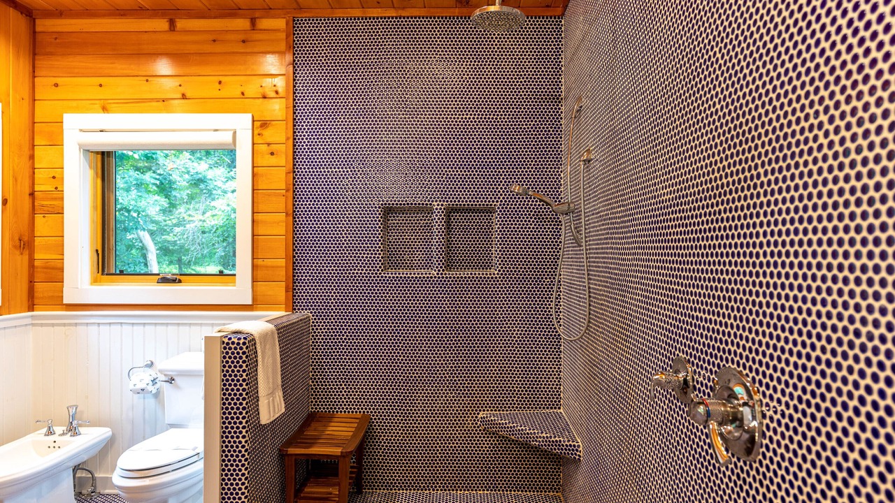 Photo of Bathroom in Sugar Grove