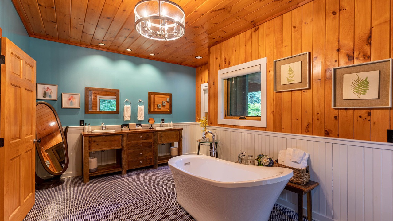 Photo of Bathroom in Sugar Grove