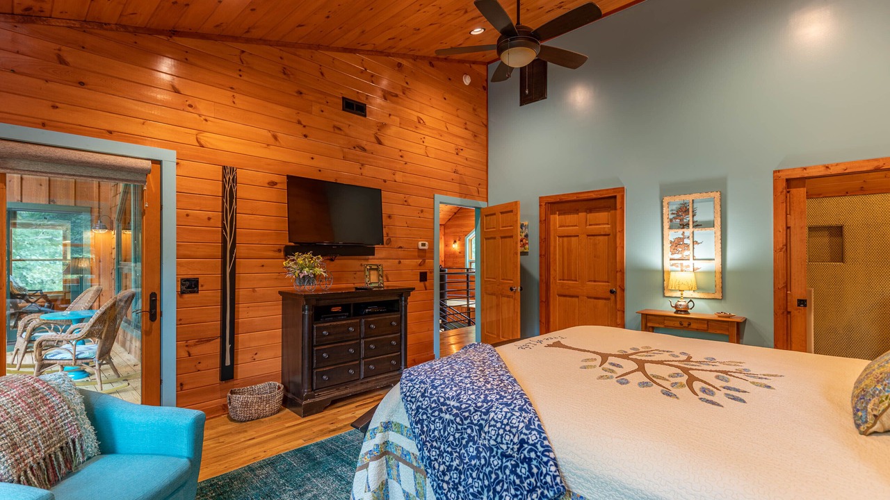 Photo of Bedroom in Sugar Grove