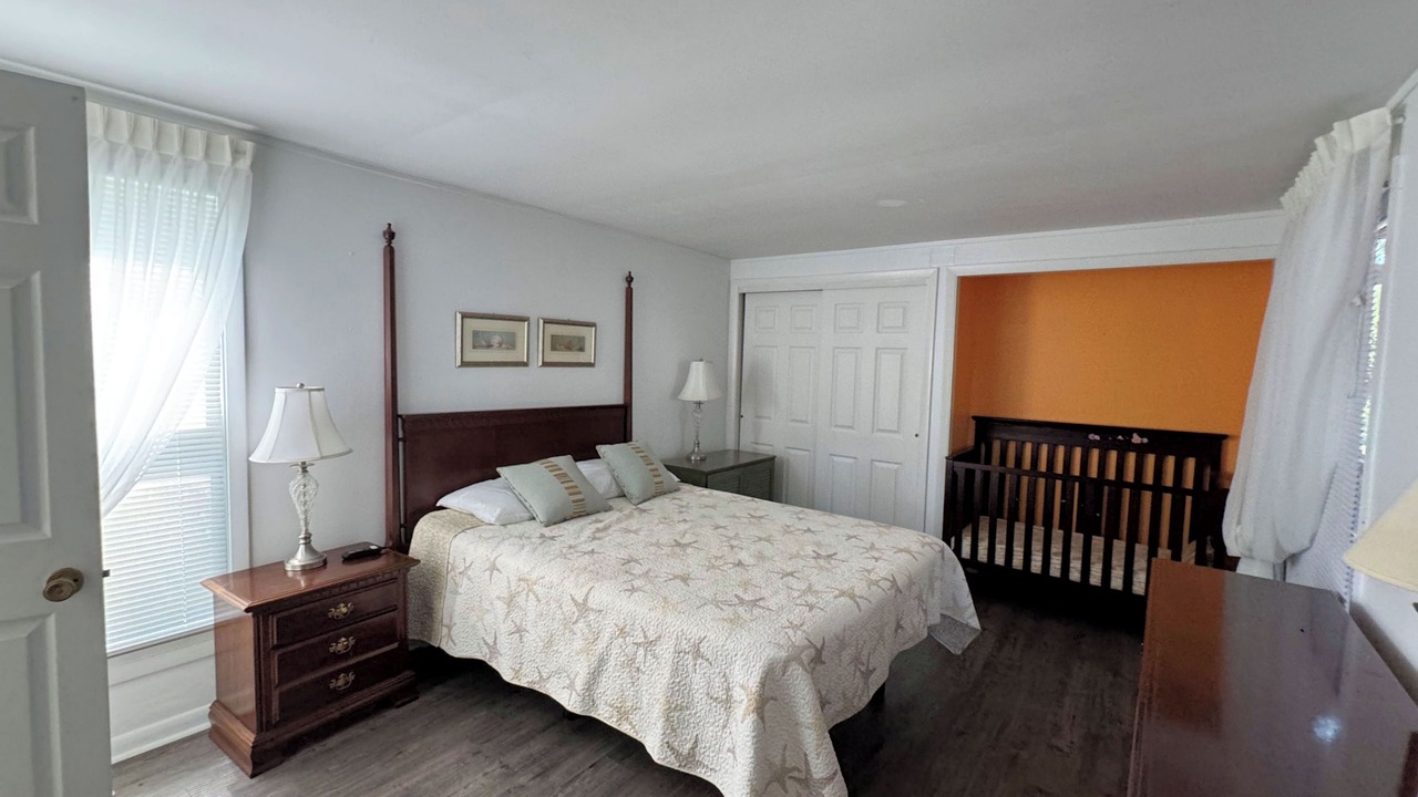 Photo of Bedroom in Piney Island