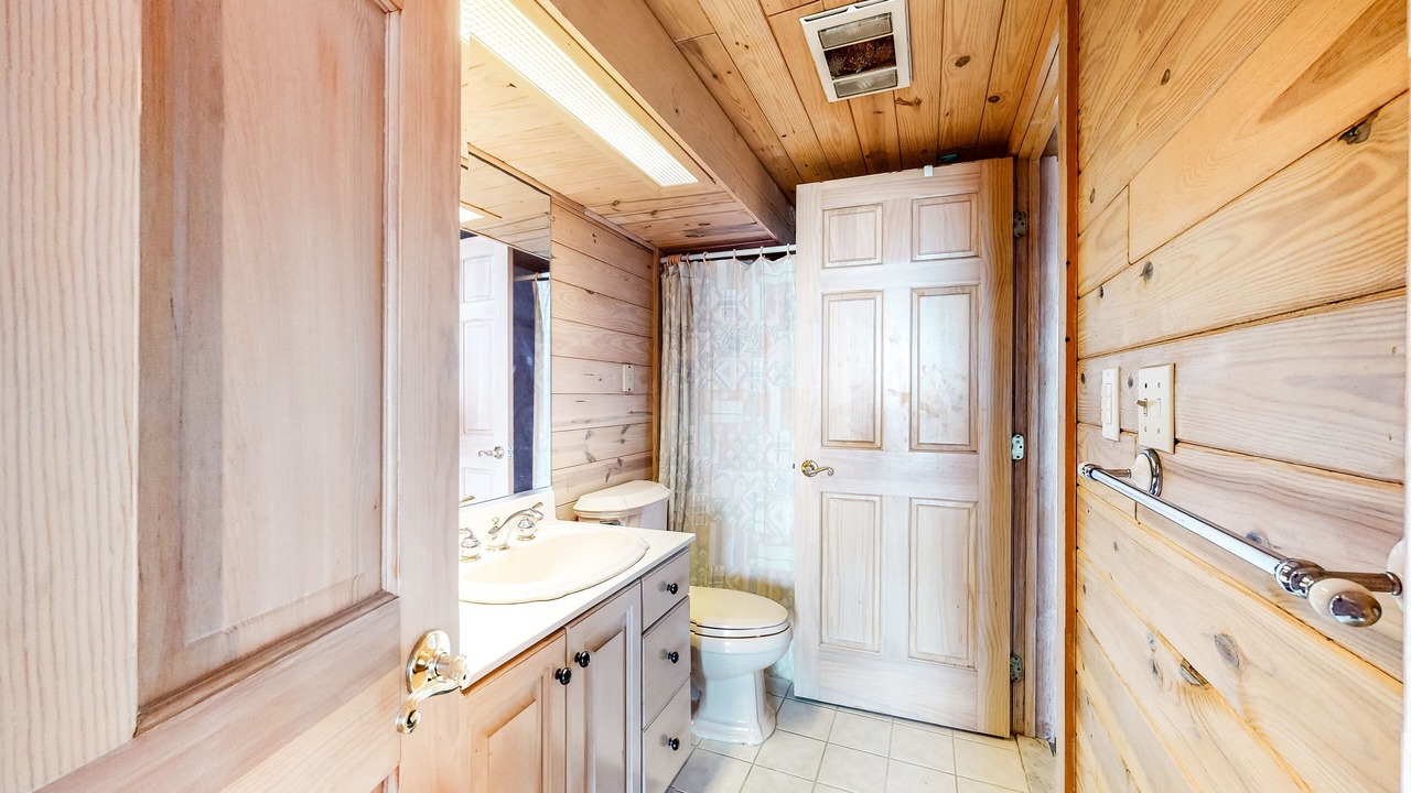 Photo of Bathroom in Midtown Ocean City