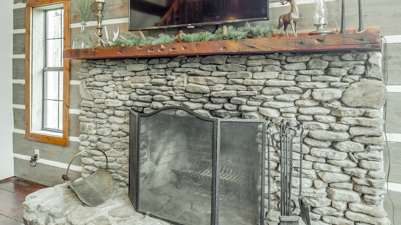 Photo of Livingroom in LaFayette