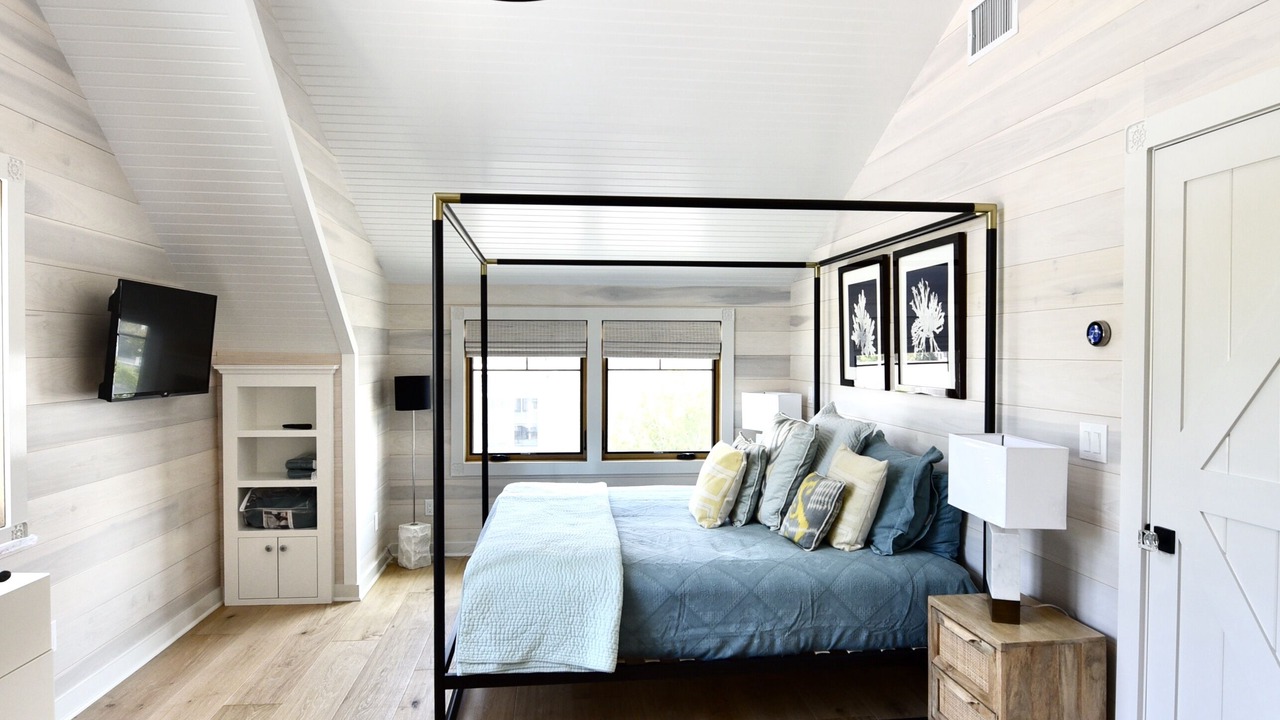 Photo of Bedroom in Avon