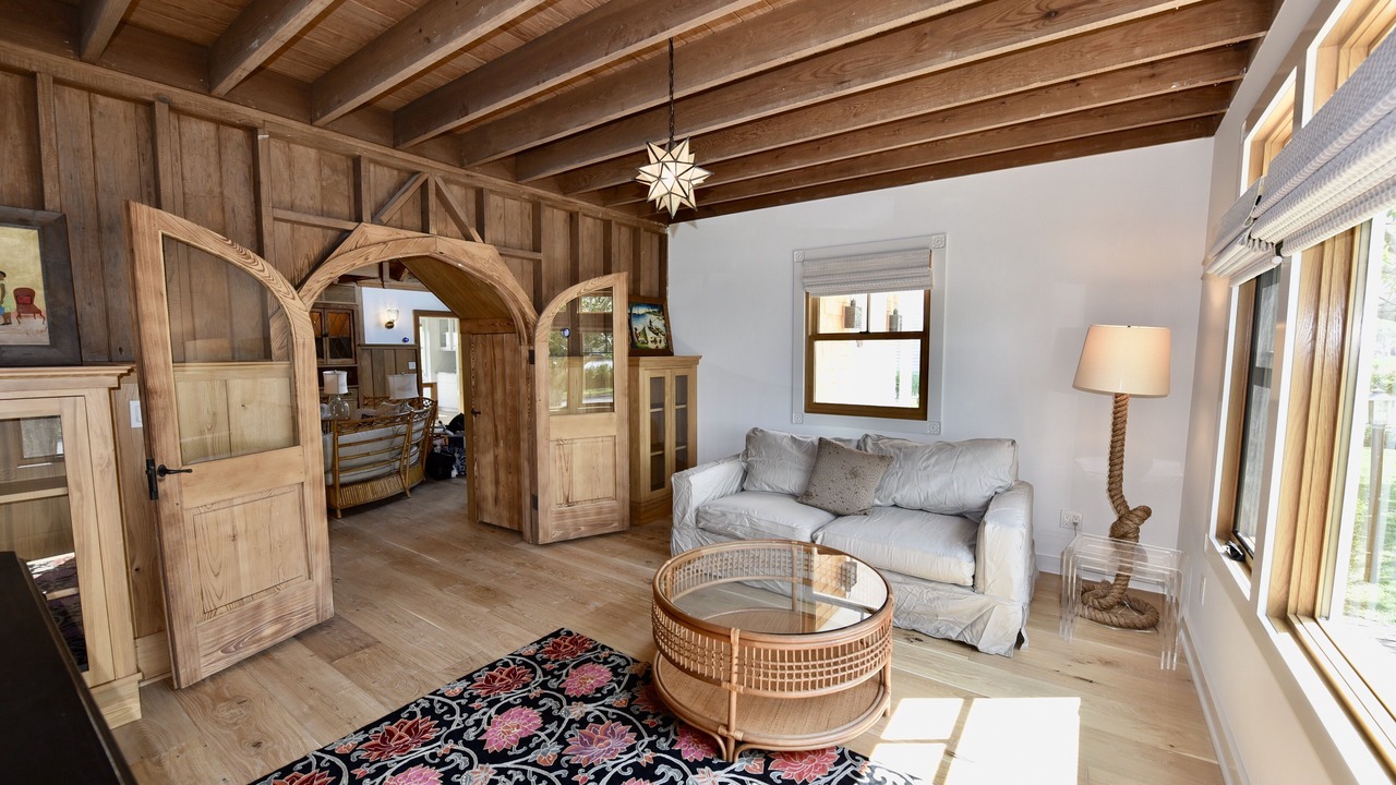 Photo of Livingroom in Avon