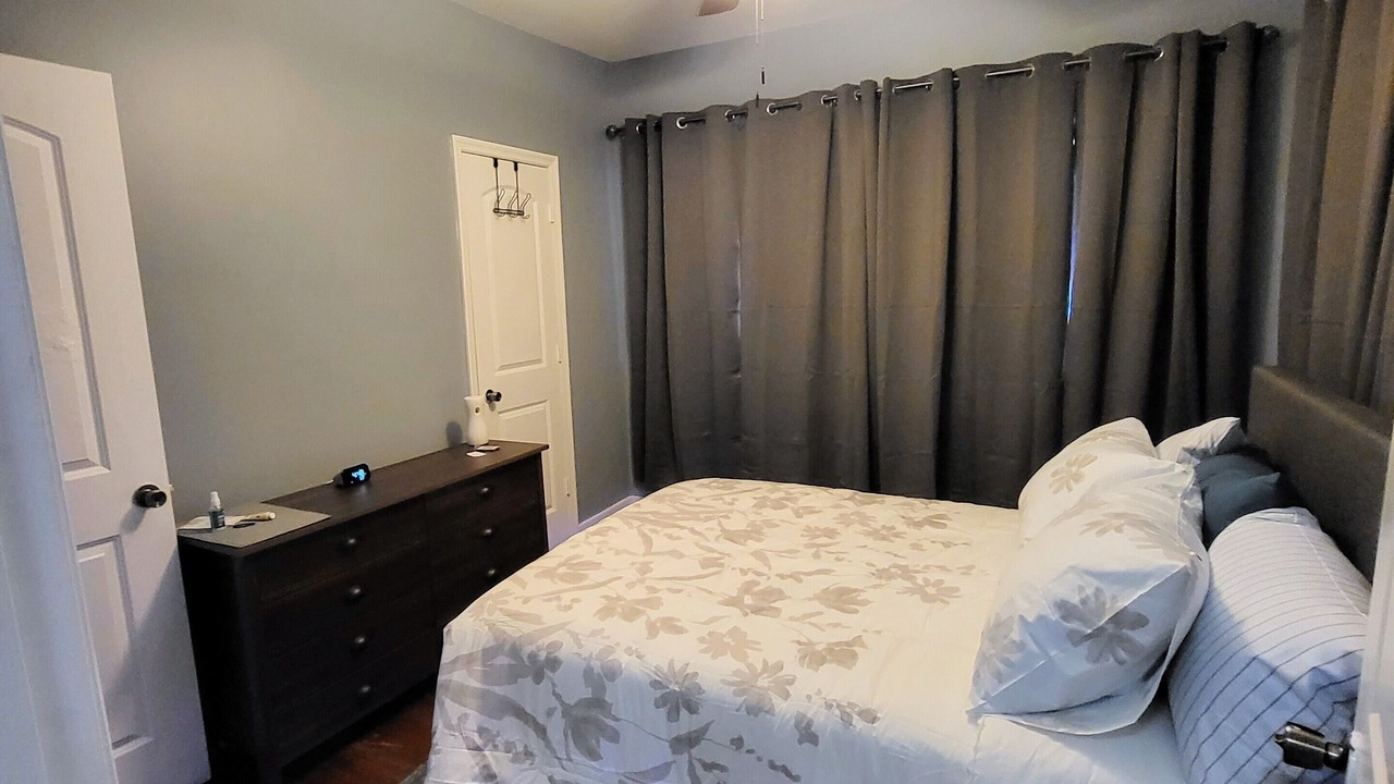 Photo of Bedroom in Crestline Heights