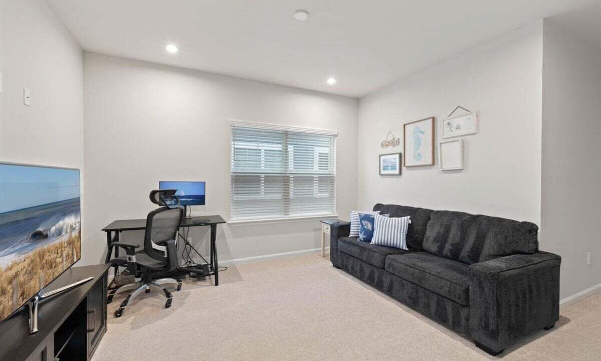 Photo of Livingroom in Bayside