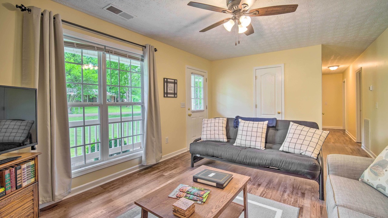 Photo of Livingroom in Euharlee