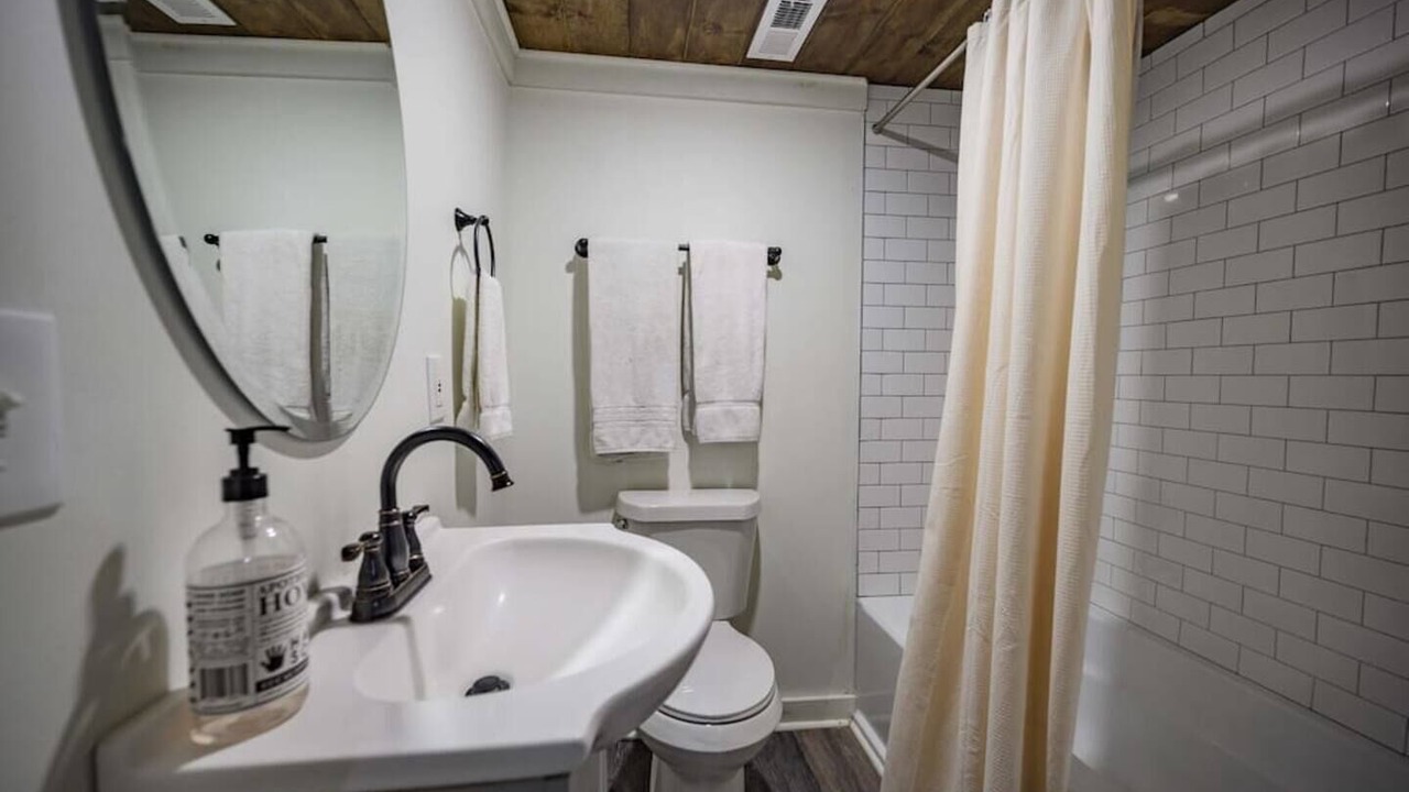 Photo of Bathroom in Decherd