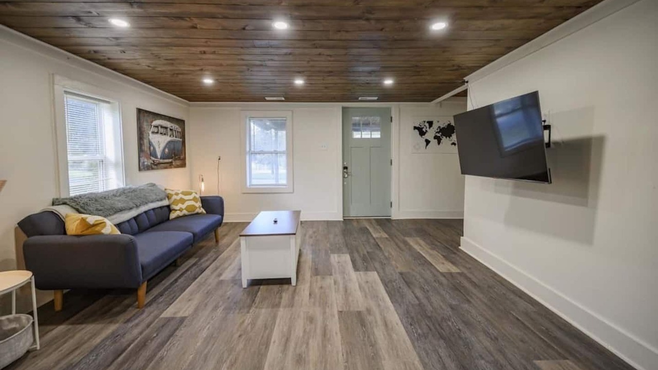Photo of Livingroom in Decherd