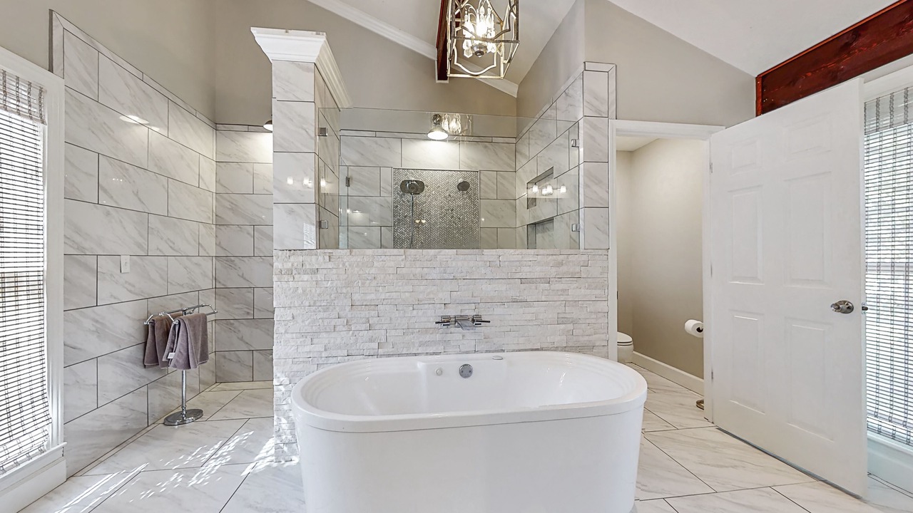 Photo of Bathroom in Vincent