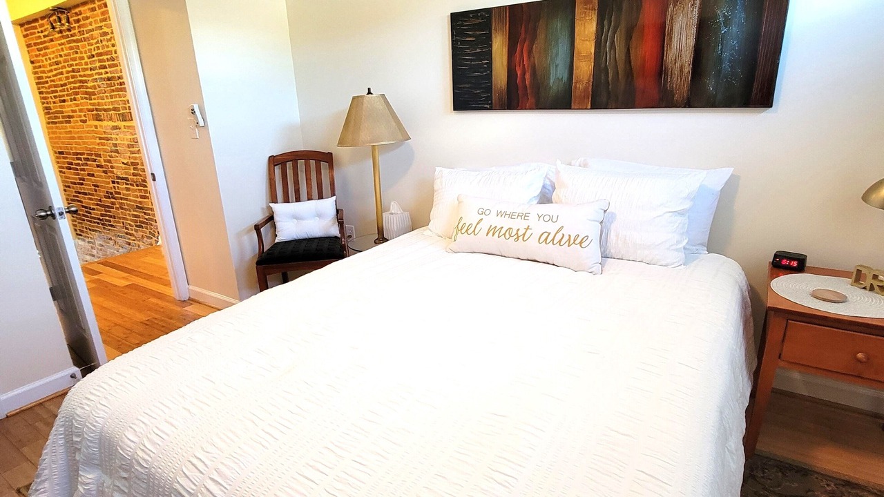 Photo of Bedroom in Downtown Baltimore