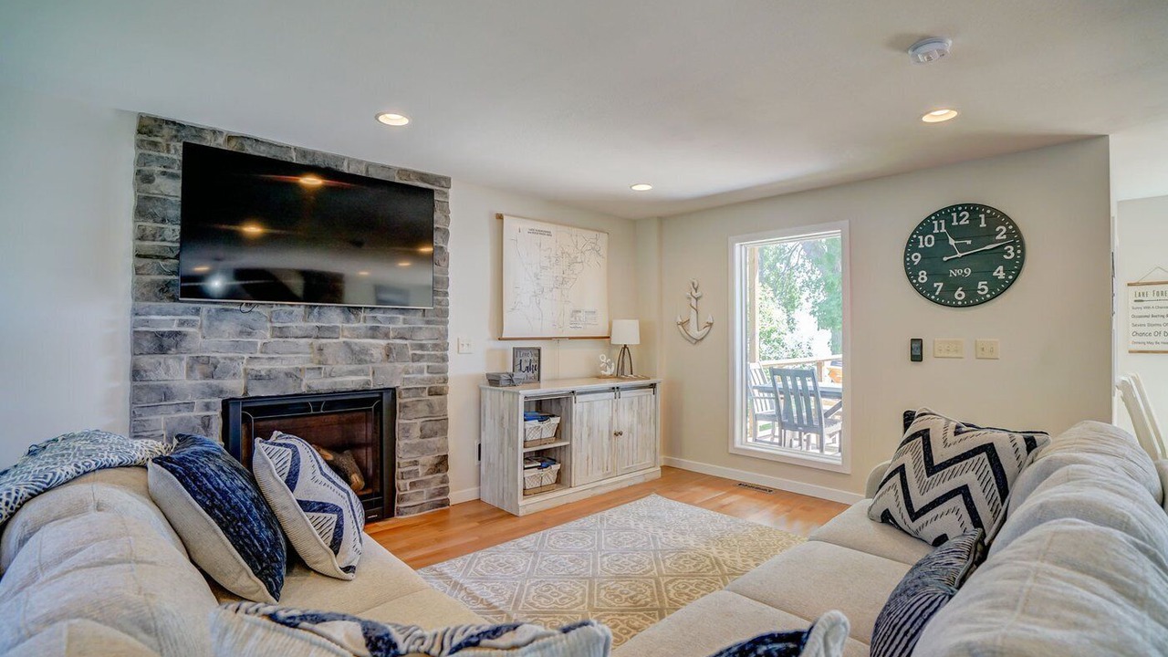 Photo of Livingroom in Edgerton